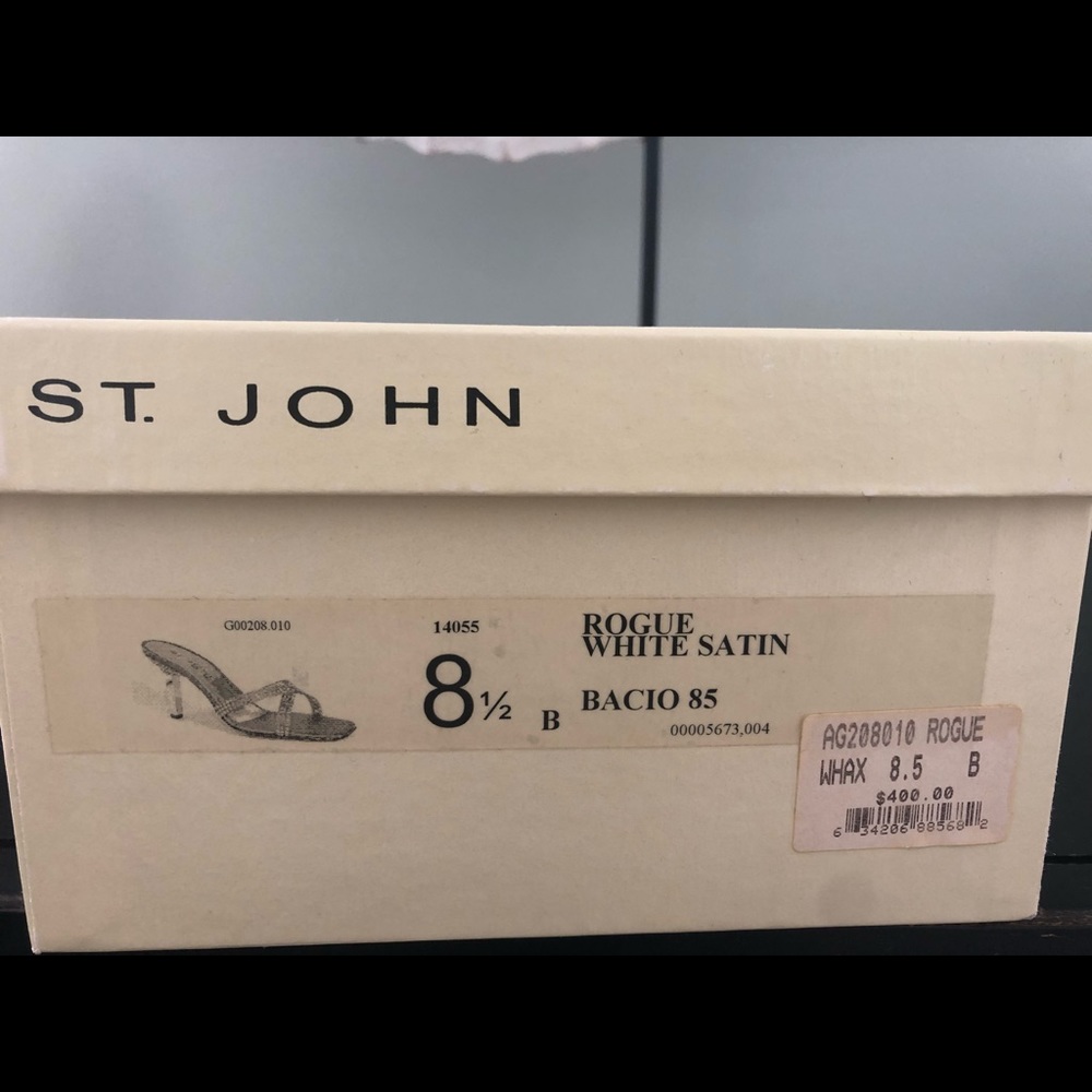 St. John Designer Shoes Size 8.5